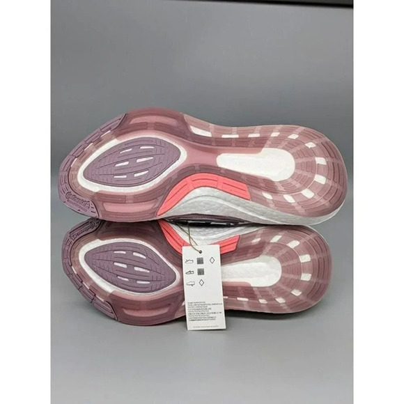 NIB Adidas Ultra Boost 22 W Womens Active Lifestyle Running Shoes Sz 9 MSRP $190 - Picture 6 of 8